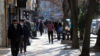 80 saatlik yasak öncesi güzel havanın tadını çıkardılar