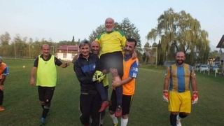 80 yaşında yeşil sahalara veda etti