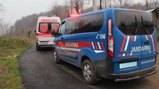 80 yaşındaki yaşlı kadın evinin yolunda ölü bulundu.