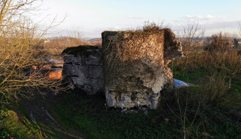 800 yıllık kale tarihe tanıklık ediyor