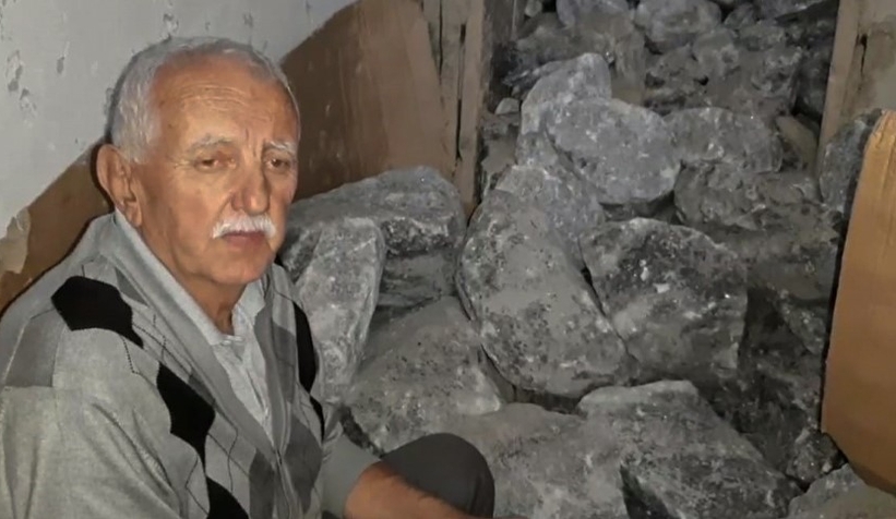 81 yaşında, ilçenin tuz ihtiyacını o karşılıyor