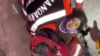 9 yaşındaki Zeynep 31 saat sonra kurtarıldı