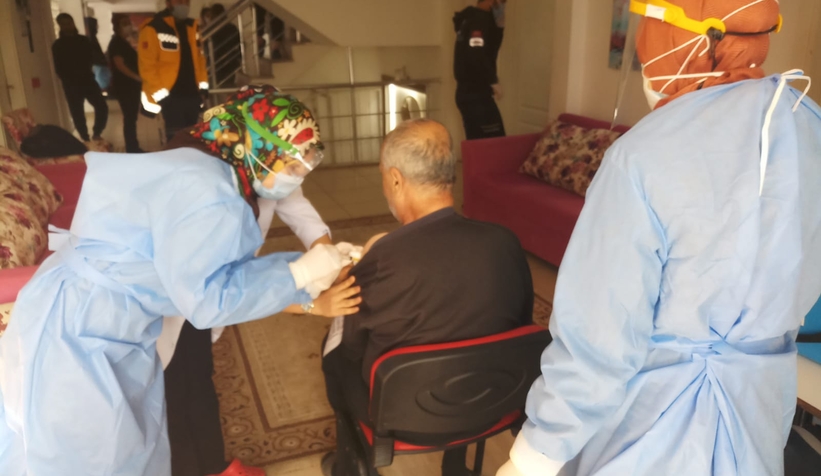 90 yaş üstüne aşılama başladı