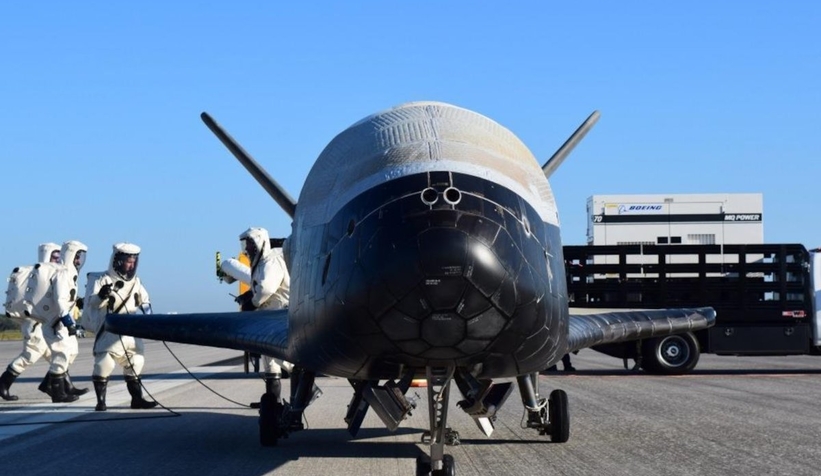 908 gündür havada olan ABD'nin gizemli uçağı Dünya'ya döndü