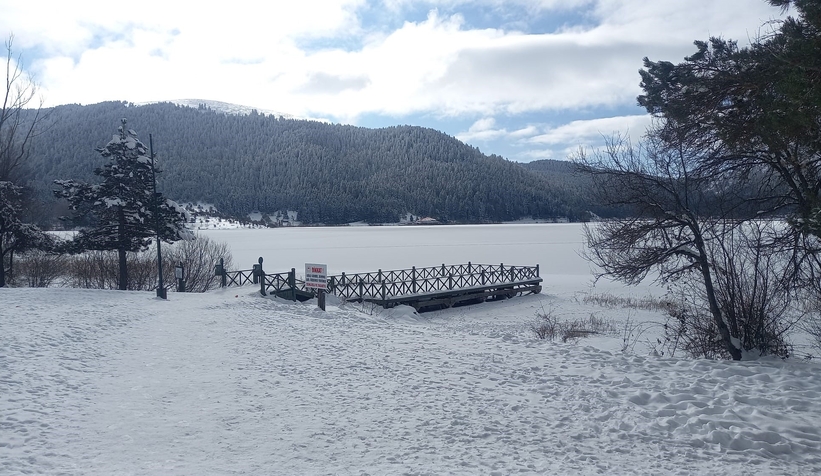 Abant Gölü buz tuttu