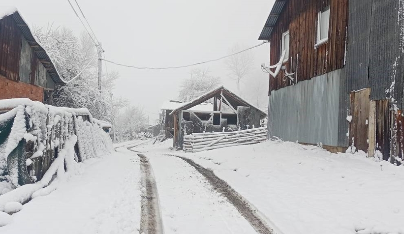 Abant'ta kar kalınlığı 10 santimetreye ulaştı