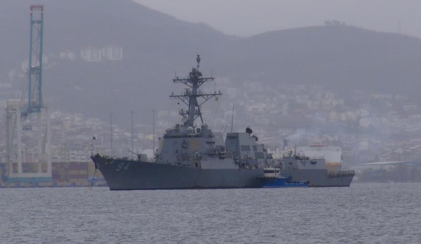ABD savaş gemisi İzmit Körfezi'ne demir attı