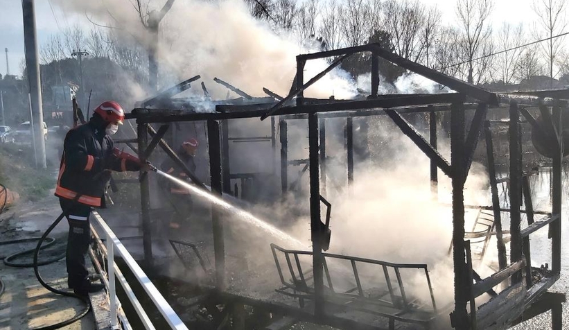 Acarlar Longozunda baraka yandı