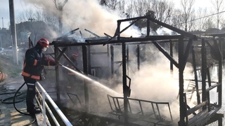 Acarlar Longozunda baraka yandı