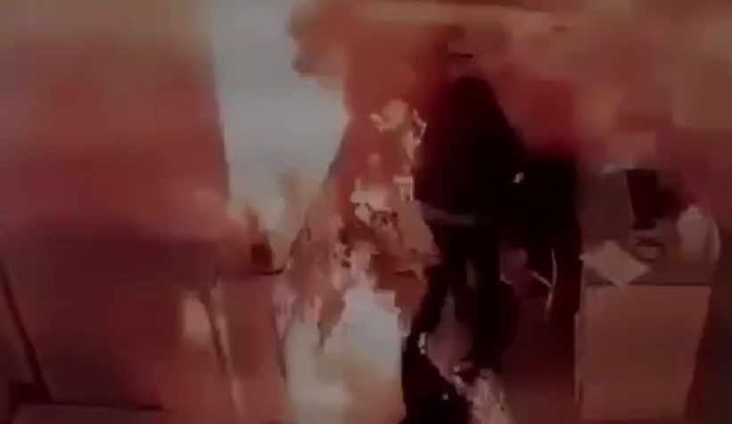 Acil servisteki patlama anı kamerada