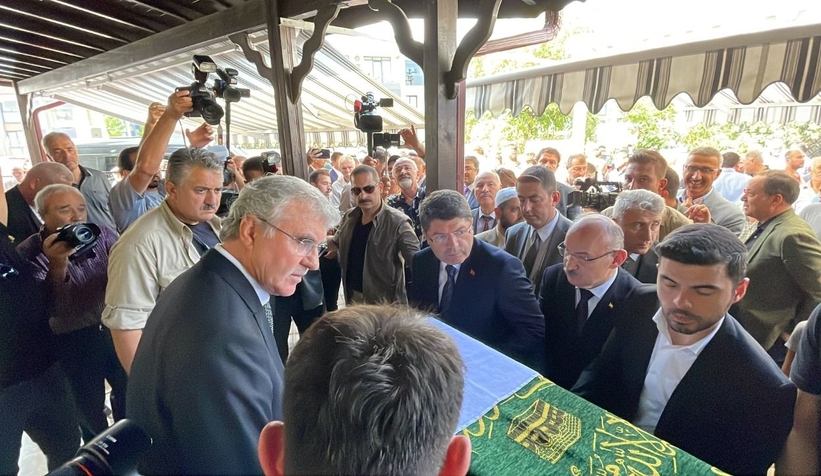 Adalet Bakanı Sakarya'da cenazeye katıldı
