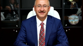 Adapazarı Belediyesi'nde 3 başkan yardımcısı değişti