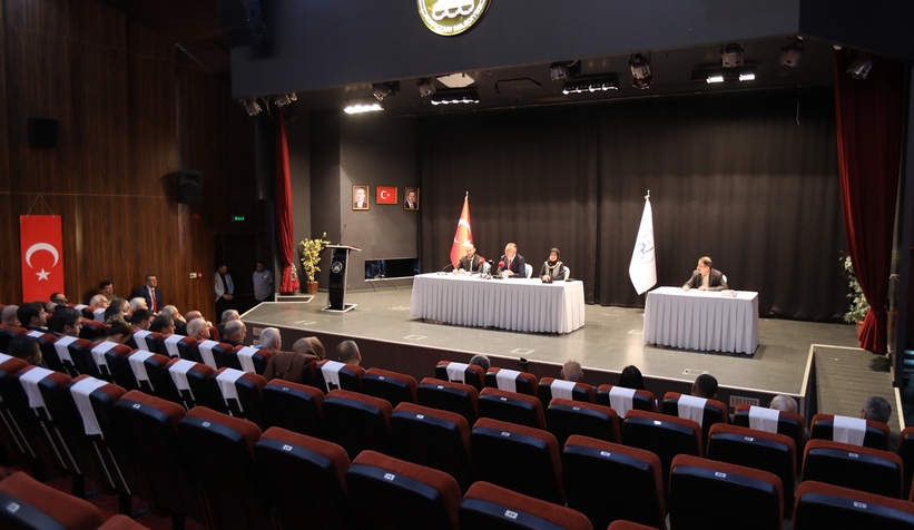 Adapazarı Belediyesi'nde meclis toplantısı yapıldı