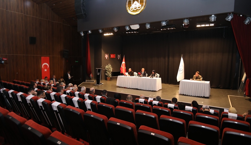 Adapazarı’nda yılın ilk meclisi toplandı