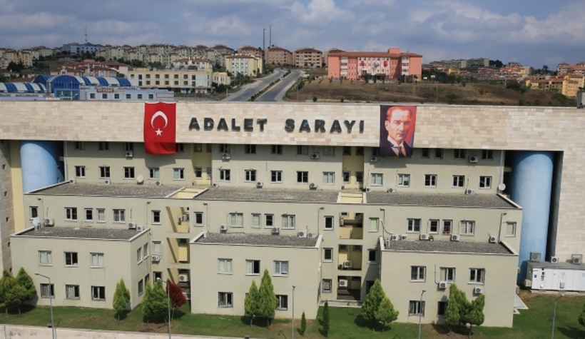 Adliyede korona şoku iki mahkemede duruşmalar ertelendi