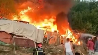 Ahır alevlere teslim oldu