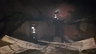 Ahır yangında küle döndü