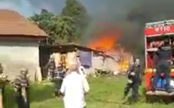 Ahşap atölyesi alev alev yandı