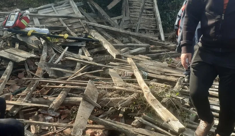 Ahşap yapı çöktü: 1 ölü