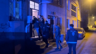 Ailesinden 3 kişiyi tüfekle öldürdü