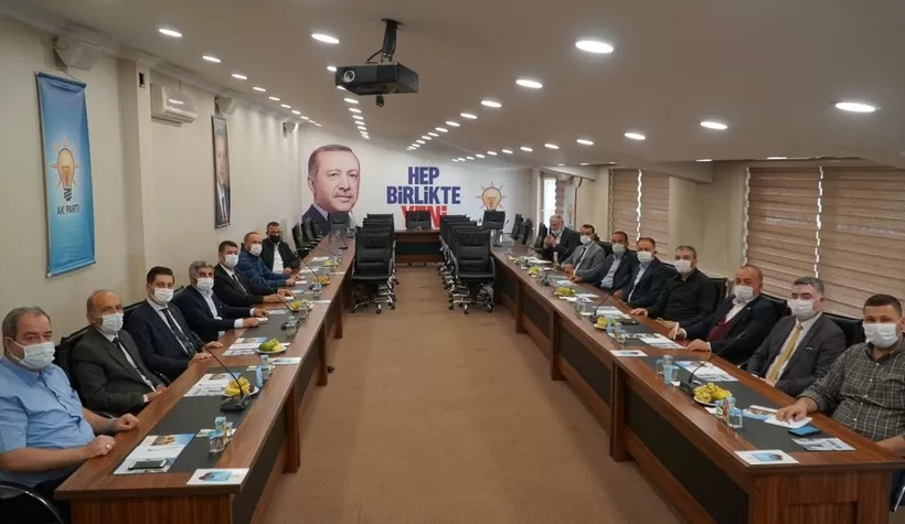 AK Parti'de ilçe başkanları toplantısı yapıldı