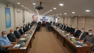 AK Parti'de ilçe başkanları toplantısı yapıldı