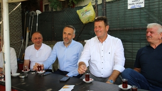 AK Parti'den Akyazı'da esnaf ve vatandaş ziyareti