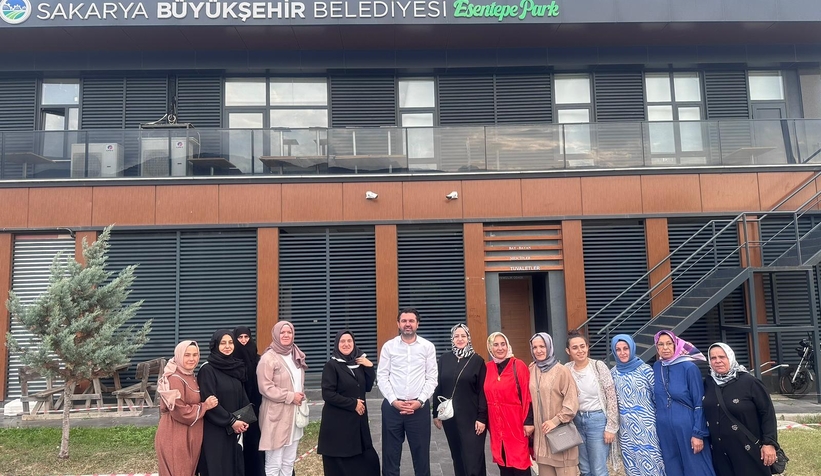 AK Parti İl Kadın Kolları Pamukova ziyareti