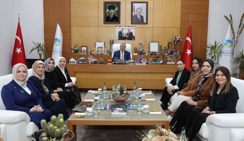 AK Parti Kadın Kolları'ndan Başkan Yüce'ye ziyaret