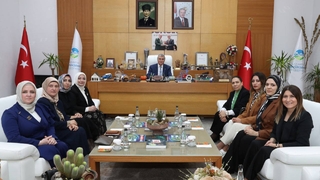 AK Parti Kadın Kolları'ndan Başkan Yüce'ye ziyaret
