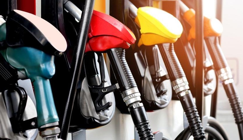 Akaryakıtta hem indirim hem zam