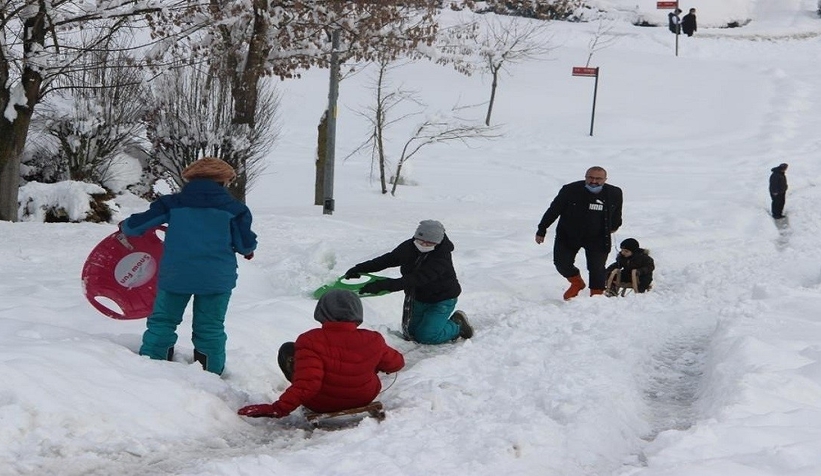 Akçakoca’da eğitime kar engeli