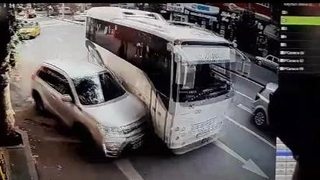 Akıllara durgunluk veren kaza böyle görüntülendi