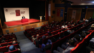 AKM’de Yakın Tarih konuşuldu