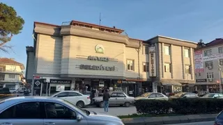 Akyazı Belediyesi Hizmet binasında bulunan 18 ayrı dükkanı ihale yoluyla satıyor