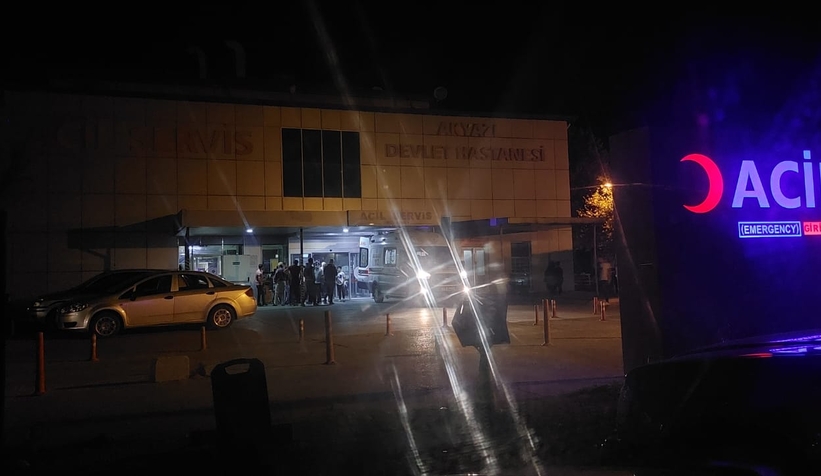 Akyazı'da 2 ayrı kazada 4 kişi yaralandı