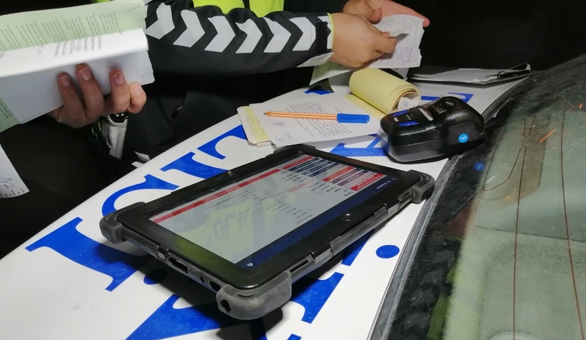 Akyazı'da 2 sürücü alkollü araç kullanırken yakalandı