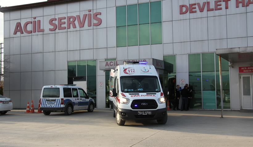 Akyazı'da 3 ayrı kazada 4 kişi yaralandı