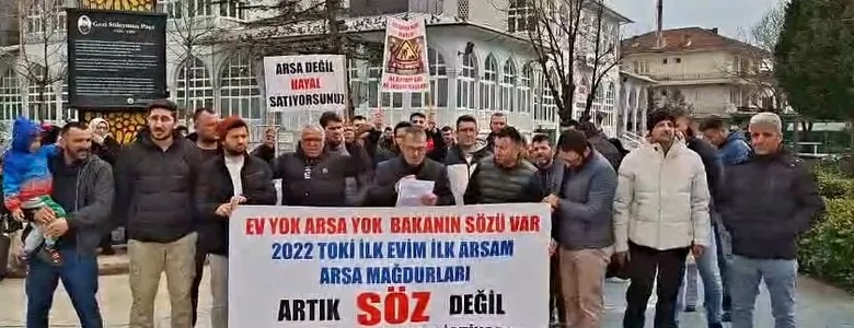 Akyazı'da 4 yıldır arsalarını alamayan hak sahipleri ses yükseltti