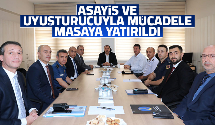 Akyazı'da Asayiş ve Uyuşturucuyla mücadele toplantısı yapıldı