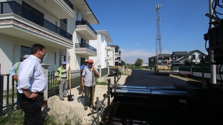 Akyazı'da asfalt çalışmaları tüm hızı ile sürüyor