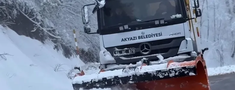 Akyazı'da bazı taşıma hatlarında okullar tatil edildi