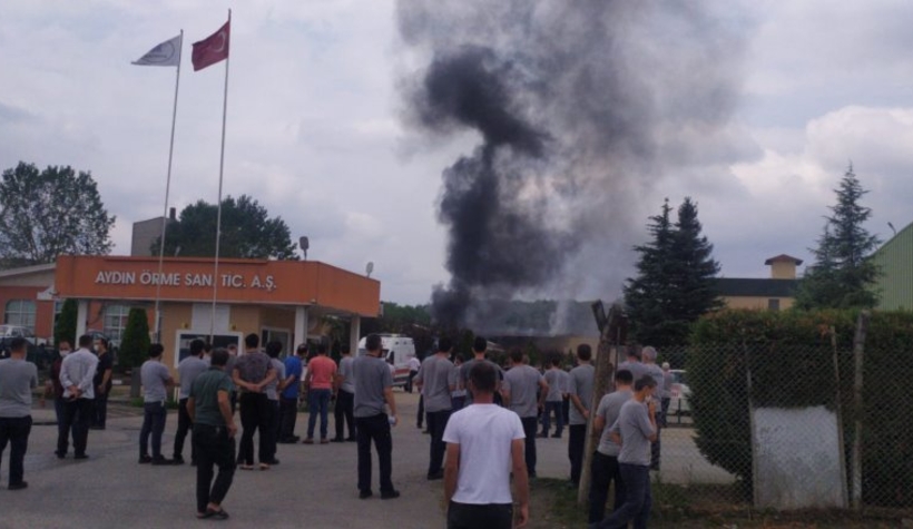 Akyazı da fabrikada büyük yangın yaralılar var