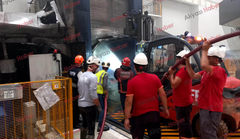 Akyazı'da fabrikada yangın paniği