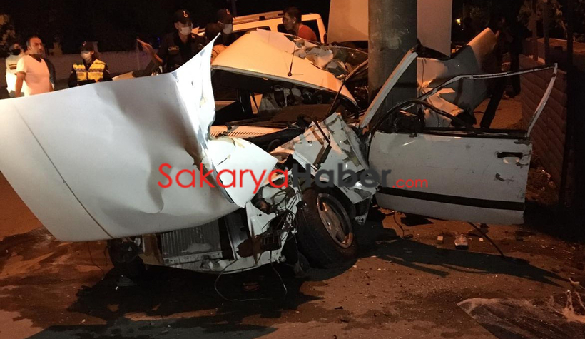 Akyazı'da feci kaza 1'i ağır 2 yaralı