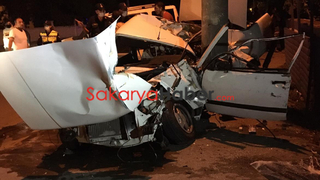 Akyazı'da feci kaza 1'i ağır 2 yaralı