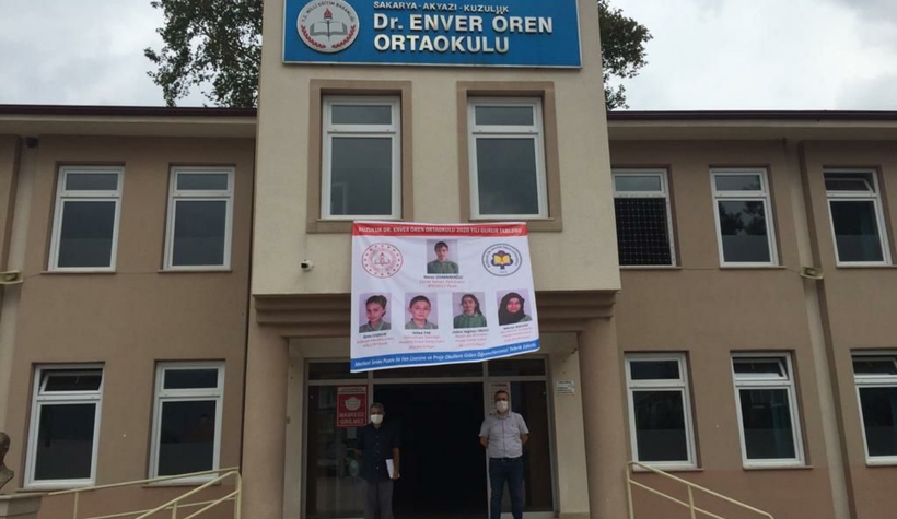 Akyazı'da iki okul Okulum Temiz belgesi aldı