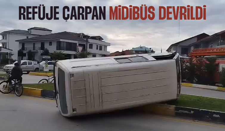 Akyazı'da midibüs devrildi