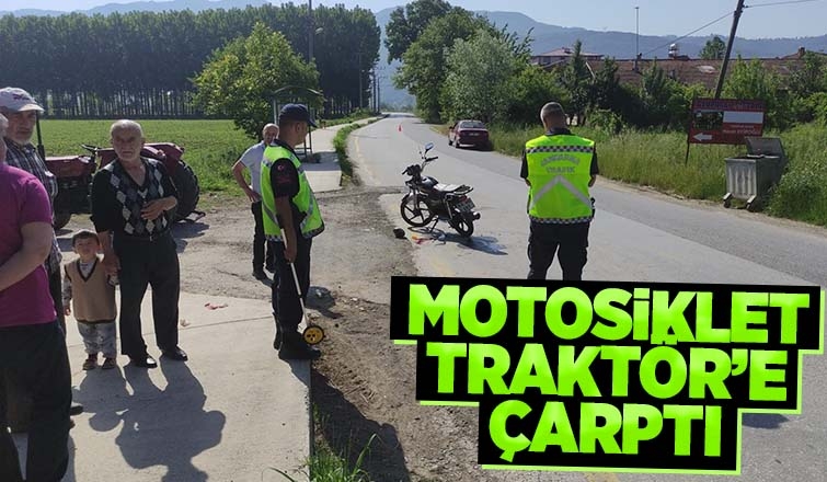  Akyazı'da Motosiklet Traktör'e çarptı