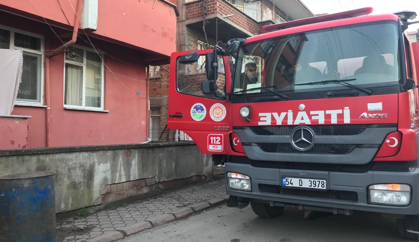 Akyazı'da odunluk yandı